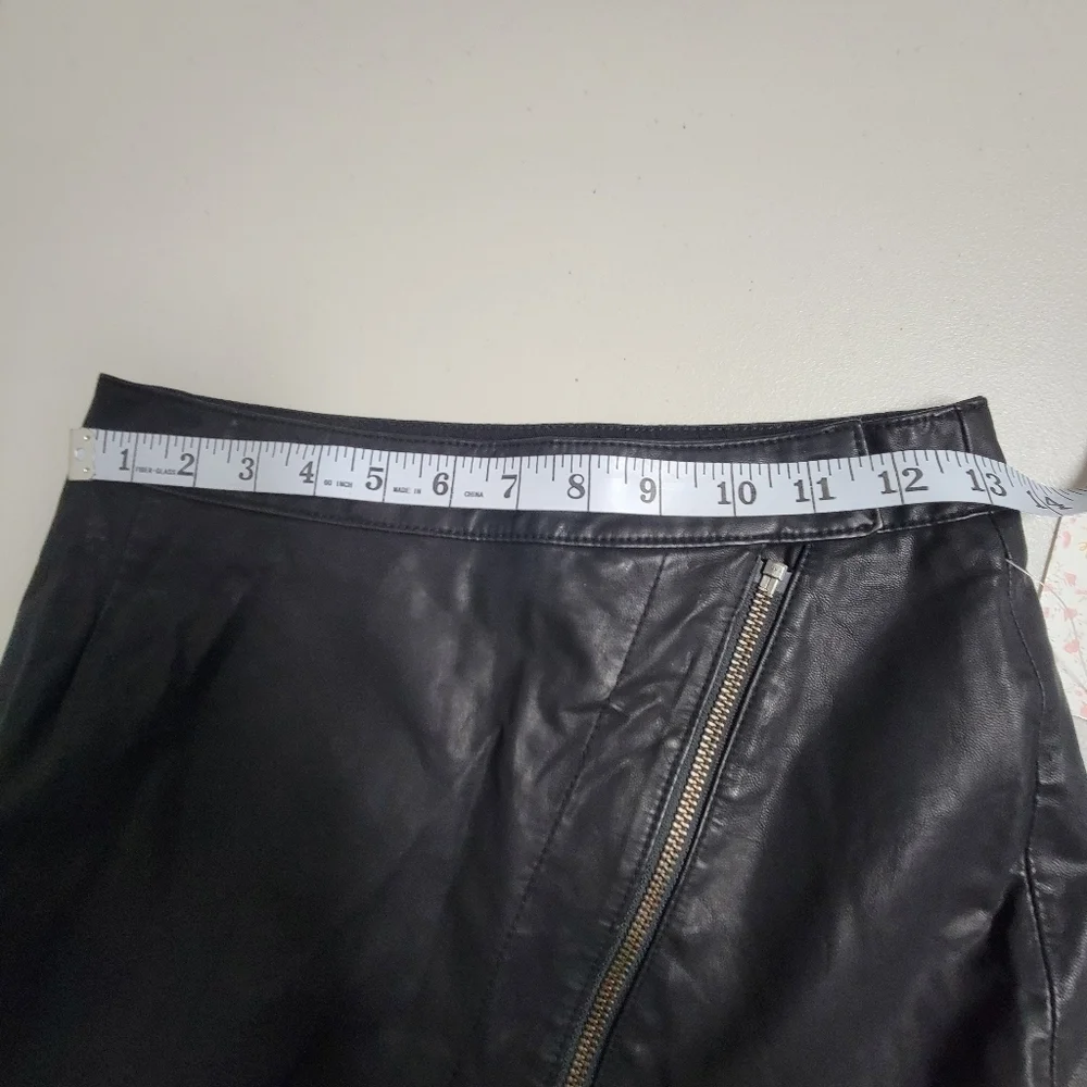 Free People NWT Wrapped Up Vegan Leather  Midi Skirt Size 0.